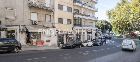 3 bedrooms Apartment in Lisbon, Portugal No. 13052 25