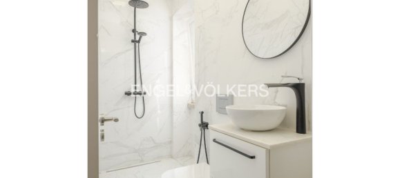 3 bedrooms Apartment in Lisbon, Portugal No. 13052 8