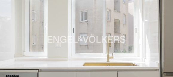 3 bedrooms Apartment in Lisbon, Portugal No. 13052 5