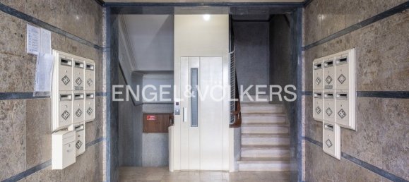 3 bedrooms Apartment in Lisbon, Portugal No. 13052 24