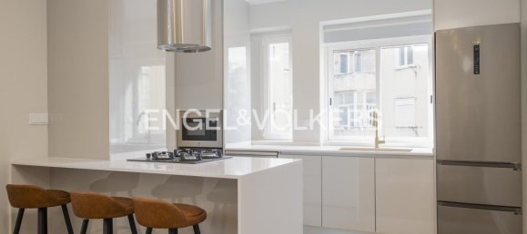 3 bedrooms Apartment in Lisbon, Portugal No. 13052 3