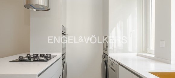 3 bedrooms Apartment in Lisbon, Portugal No. 13052 6