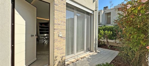 9 bedrooms House in Rimini, Italy No. 326385 23