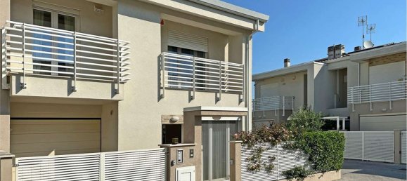 9 bedrooms House in Rimini, Italy No. 326385 21