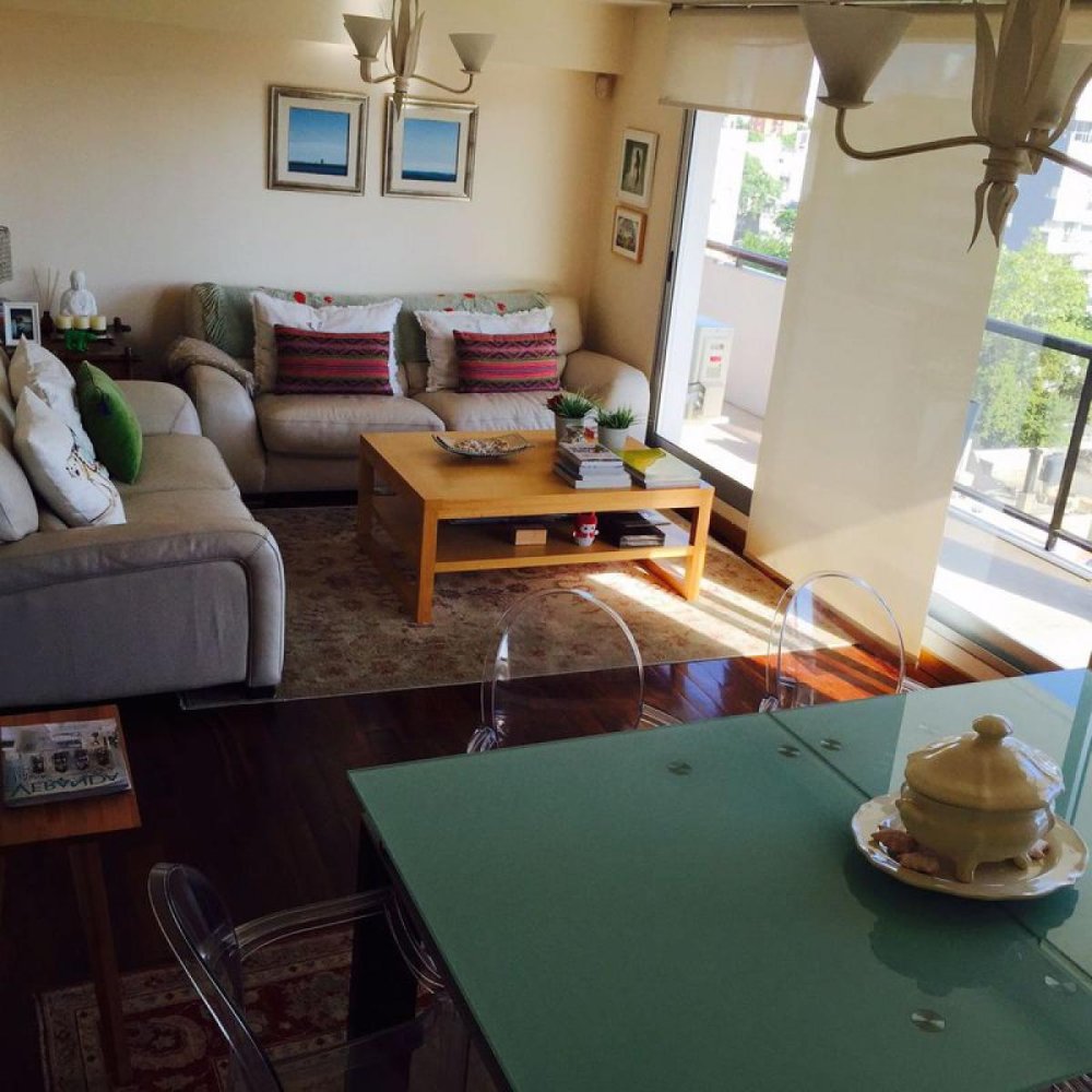 3 bedrooms Apartment in Montevideo, Uruguay No. 2760