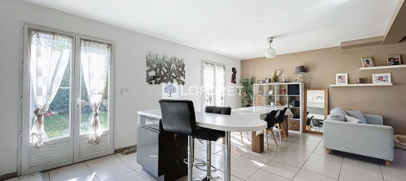 3 bedrooms House in Saint-Cyr-l'Ecole, France No. 181585 5