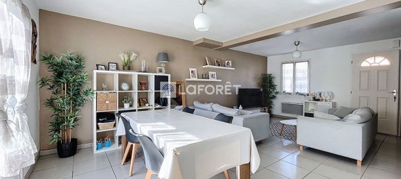 3 bedrooms House in Saint-Cyr-l'Ecole, France No. 181585 3