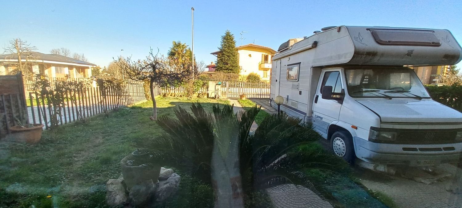 4غرفة فيلا في Isso, Italy رقم 121905