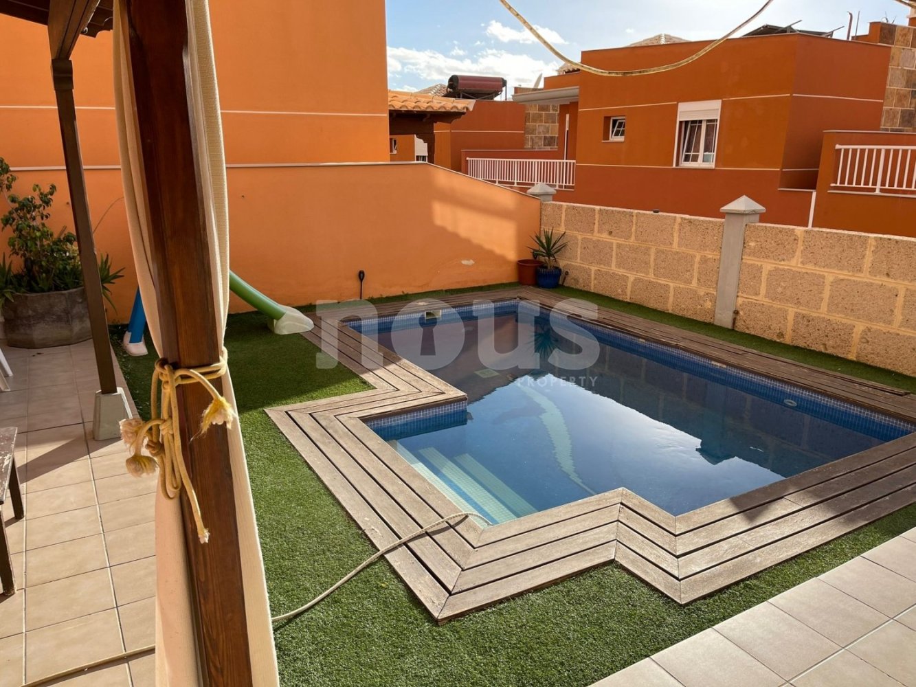 Villa de 5 dormitorios en Los Cristianos, Spain No. 16156