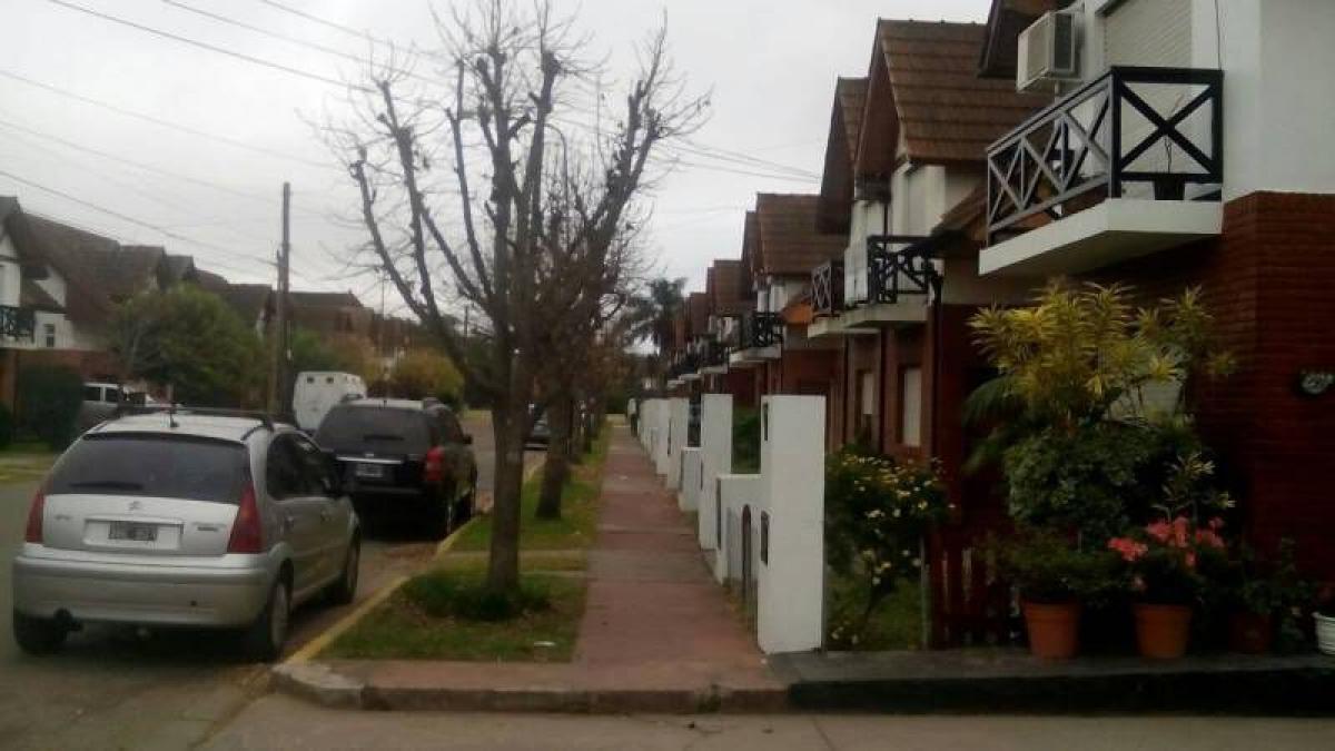2 Schlafzimmer Haus in Almirante Brown, Argentina, Nr. 82906