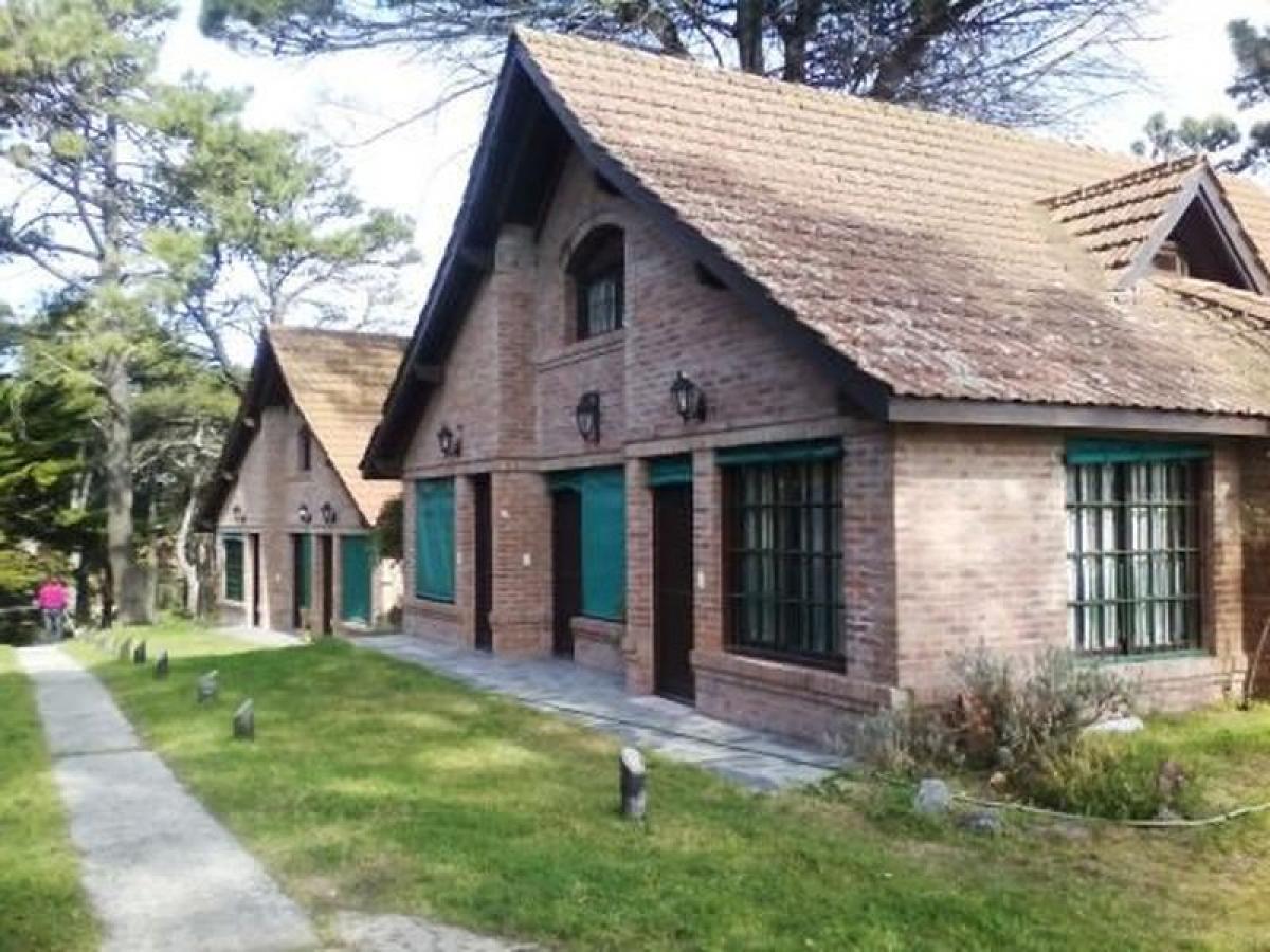 4500m² Commercial property in Mar del Plata, Argentina No. 107625