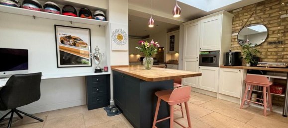 4 bedrooms Commercial property in Beckenham, United Kingdom No. 1129 12