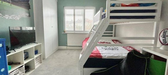 4 bedrooms Commercial property in Beckenham, United Kingdom No. 1129 3