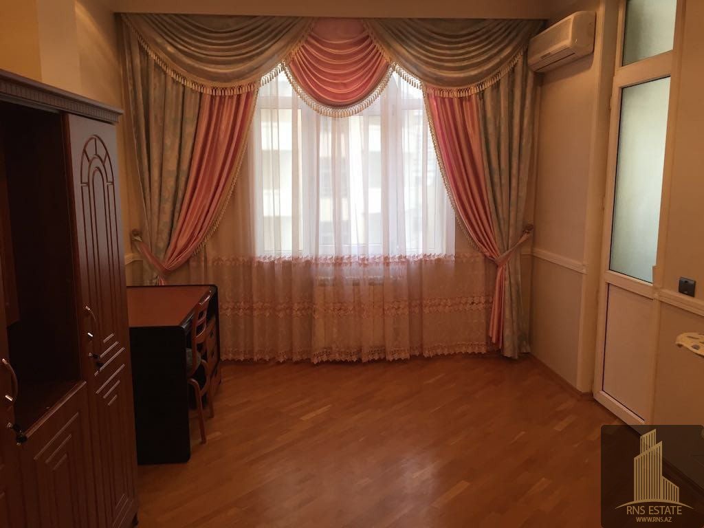 4 chambres Appartement à Nasimi, Azerbaijan No. 1465