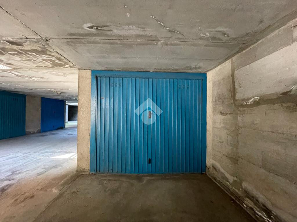 1 room Garage in Grassobbio, Italy No. 298354