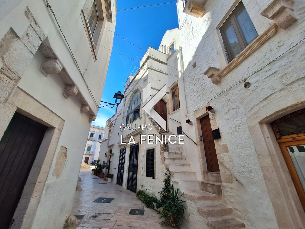 4 rooms House in Locorotondo, Italy No. 24390