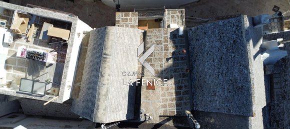 4 rooms House in Locorotondo, Italy No. 24390 24