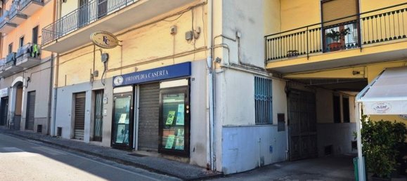 Apartamento de 7 habitaciónes en Pompei, Italy No. 8781 3