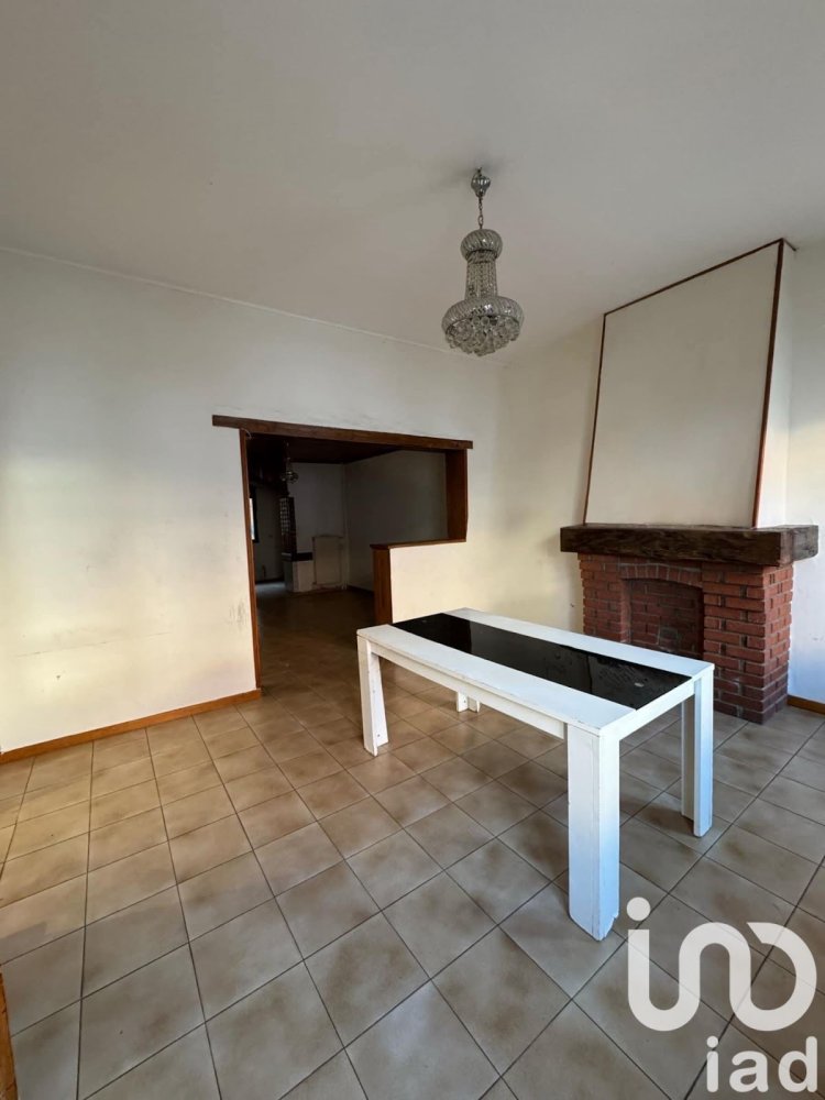 Casa de 4 dormitorios en Denain, France No. 235773