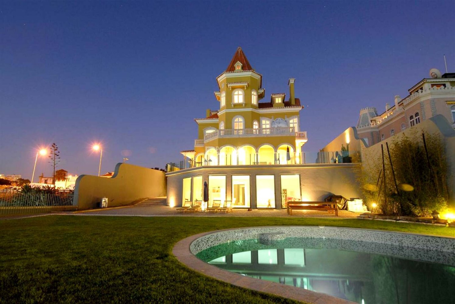 10 bedrooms Villa in Cascais, Portugal No. 101566