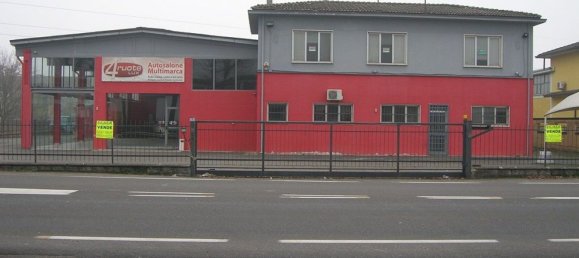 1360m² Warehouse in Guardamiglio, Italy No. 85643 2