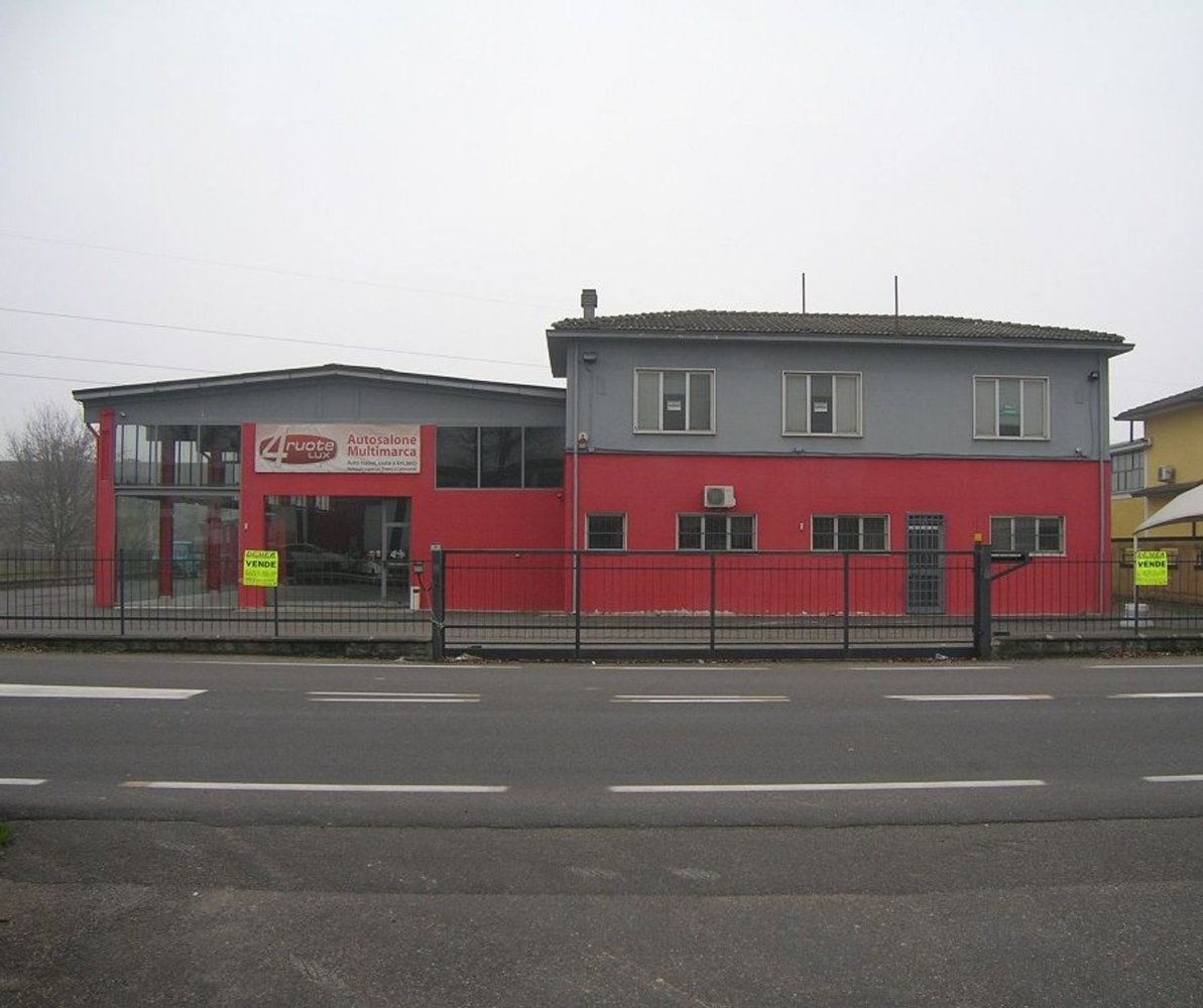 1360m² Warehouse in Guardamiglio, Italy No. 85643