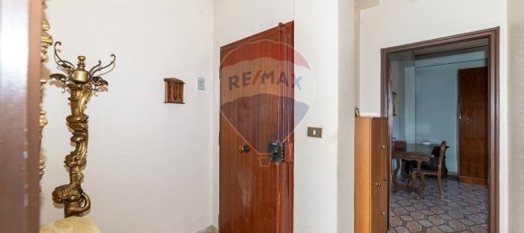 4-salle Appartement à Gravina di Catania, Italy No. 112193 2