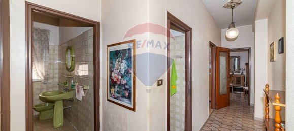 4-salle Appartement à Gravina di Catania, Italy No. 112193 10