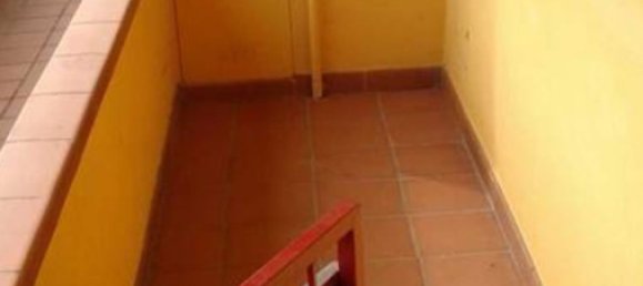 2-salle Appartement à Monsummano Terme, Italy No. 307633 3