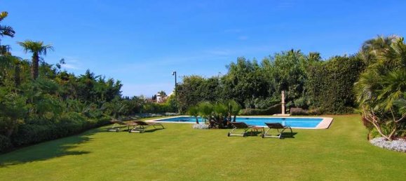 5 bedrooms Villa in Marbella, Spain No. 9907 3