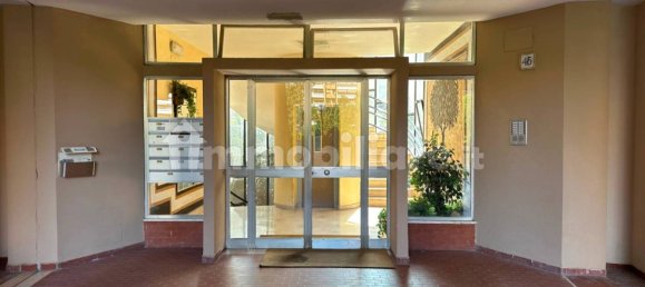 4 bedrooms Apartment in Rome, Italy No. 370203 2