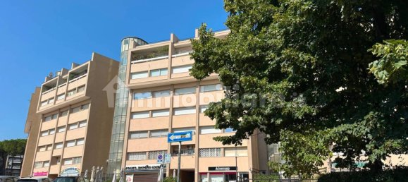 4 bedrooms Apartment in Rome, Italy No. 370203 11