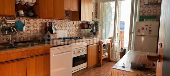 4 bedrooms Apartment in Rome, Italy No. 370203 5