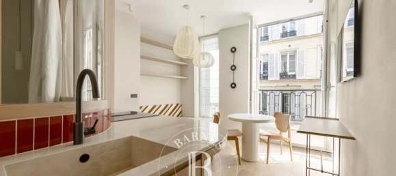 1 bedroom Apartment in Paris, France No. 352125 5