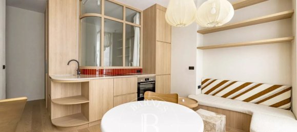 1 bedroom Apartment in Paris, France No. 352125 2