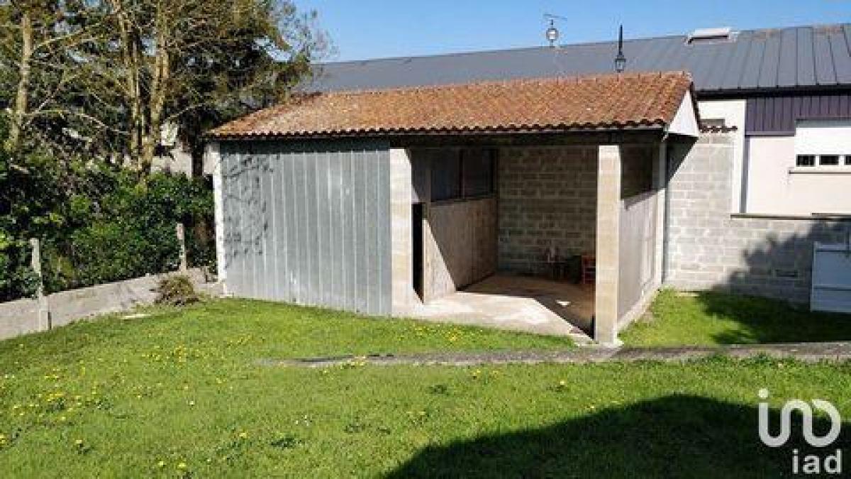 Magasin à Pons, France 46m² No. 20242