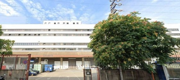 1100m² Warehouse in Genoa, Italy No. 264138 2