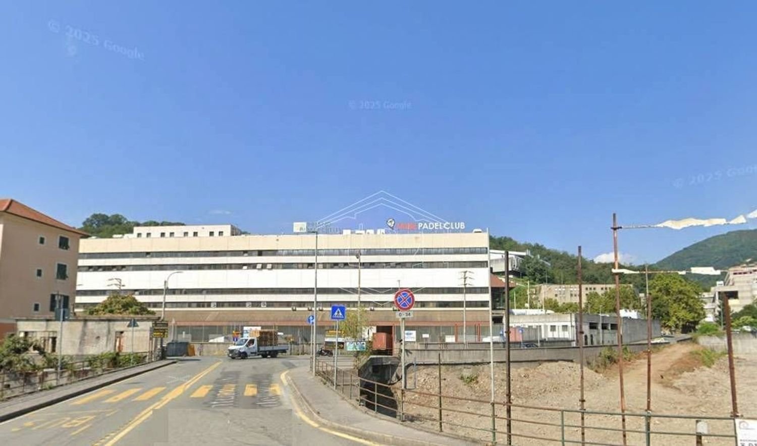 1100m² Warehouse in Genoa, Italy No. 264138