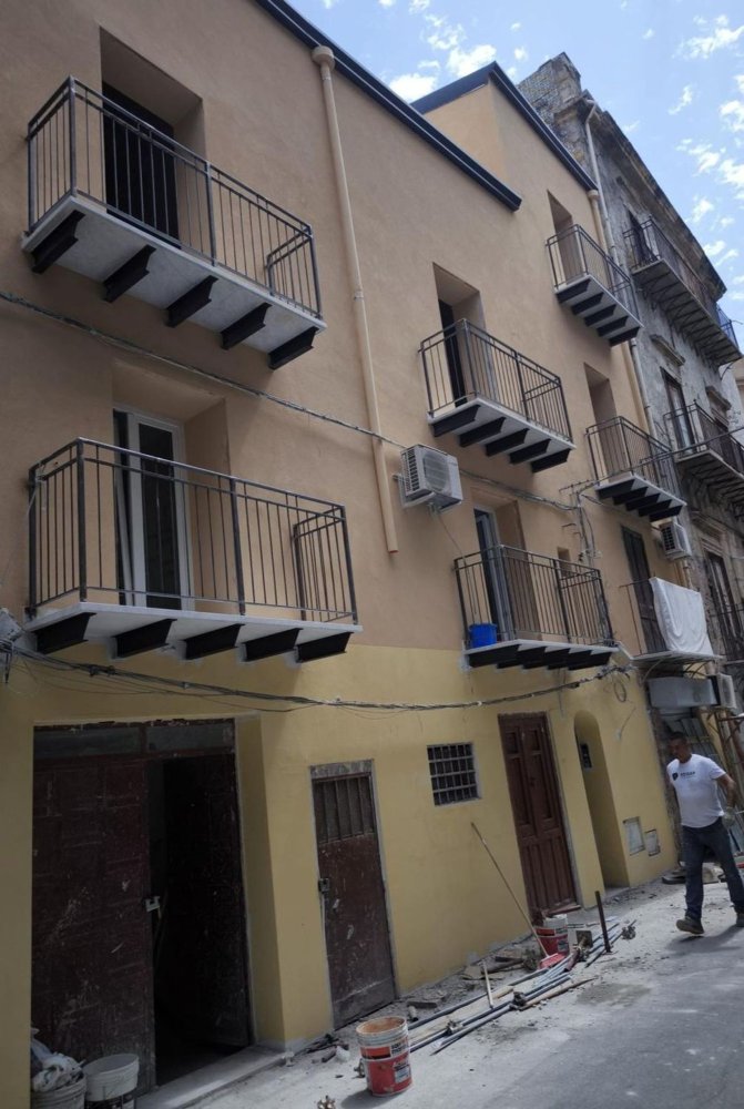 Квартира с 2 спальнями в Палермо, Италия № 323781