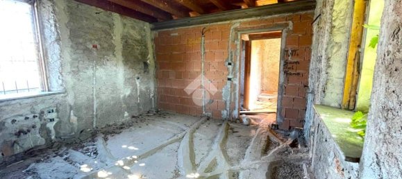 5 rooms Building in Pozzaglio ed Uniti, Italy No. 166853 3