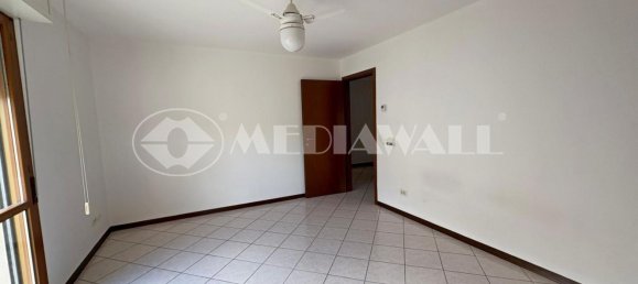 Дом с 5 комнатами в Порденоне, Италия № 296608 23