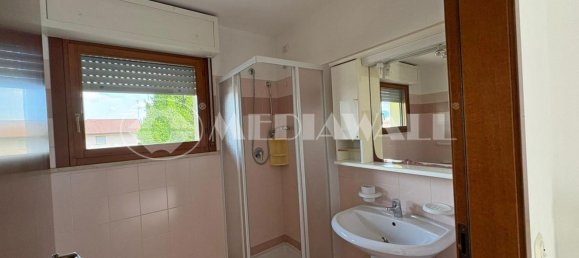 Дом с 5 комнатами в Порденоне, Италия № 296608 25