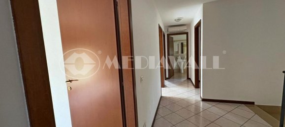 Дом с 5 комнатами в Порденоне, Италия № 296608 31