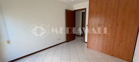 Дом с 5 комнатами в Порденоне, Италия № 296608 20