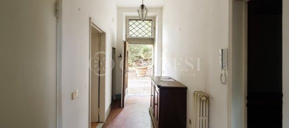 4 bedrooms Villa in Florence, Italy No. 296938 8