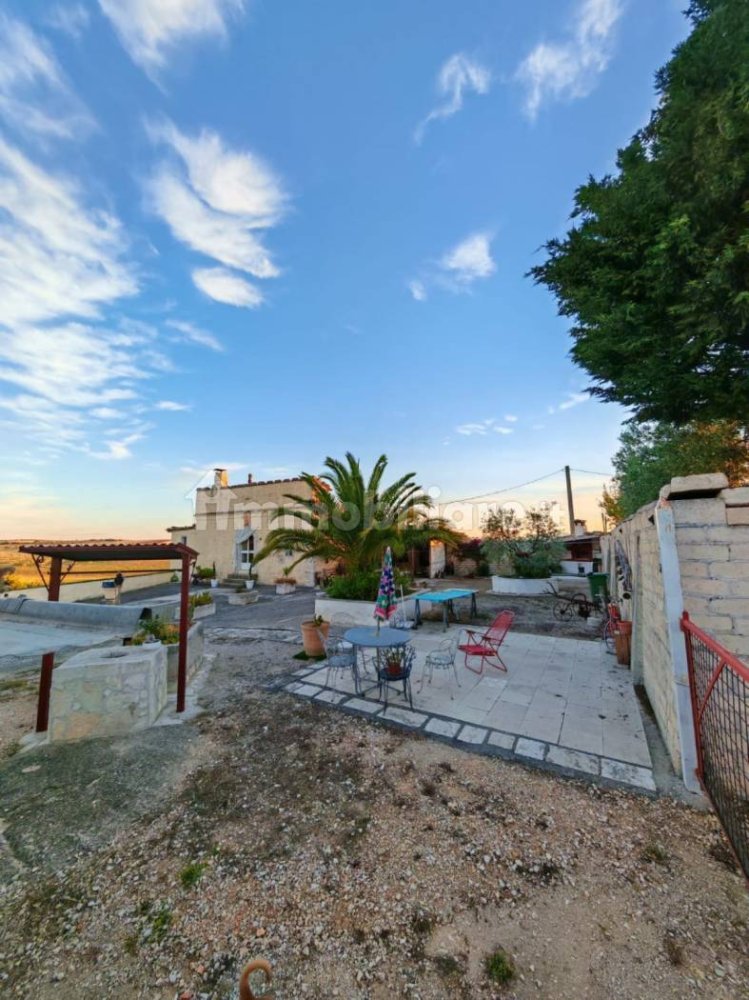 200000m² Land in Minervino Murge, Italy No. 343562