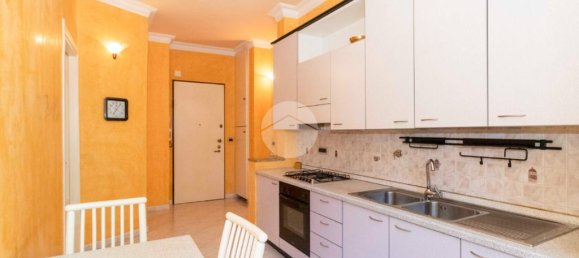 1 bedroom Apartment in Turin, Italy No. 272030 3
