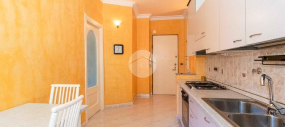 1 bedroom Apartment in Turin, Italy No. 272030 2
