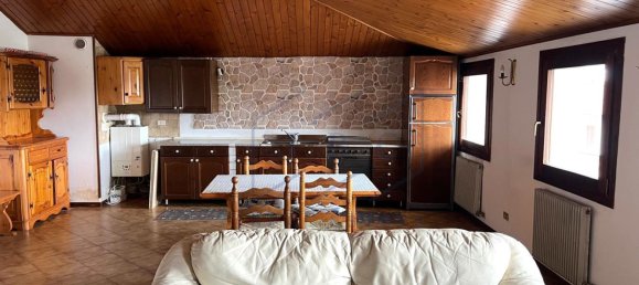 Apartamento de 4 dormitorios en Cimadolmo, Italy No. 319405 8