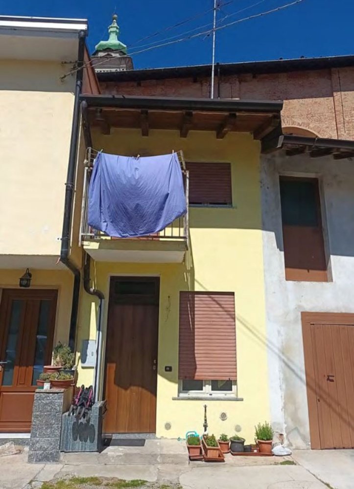 2 rooms Apartment in Limbiate, Italy No. 178306